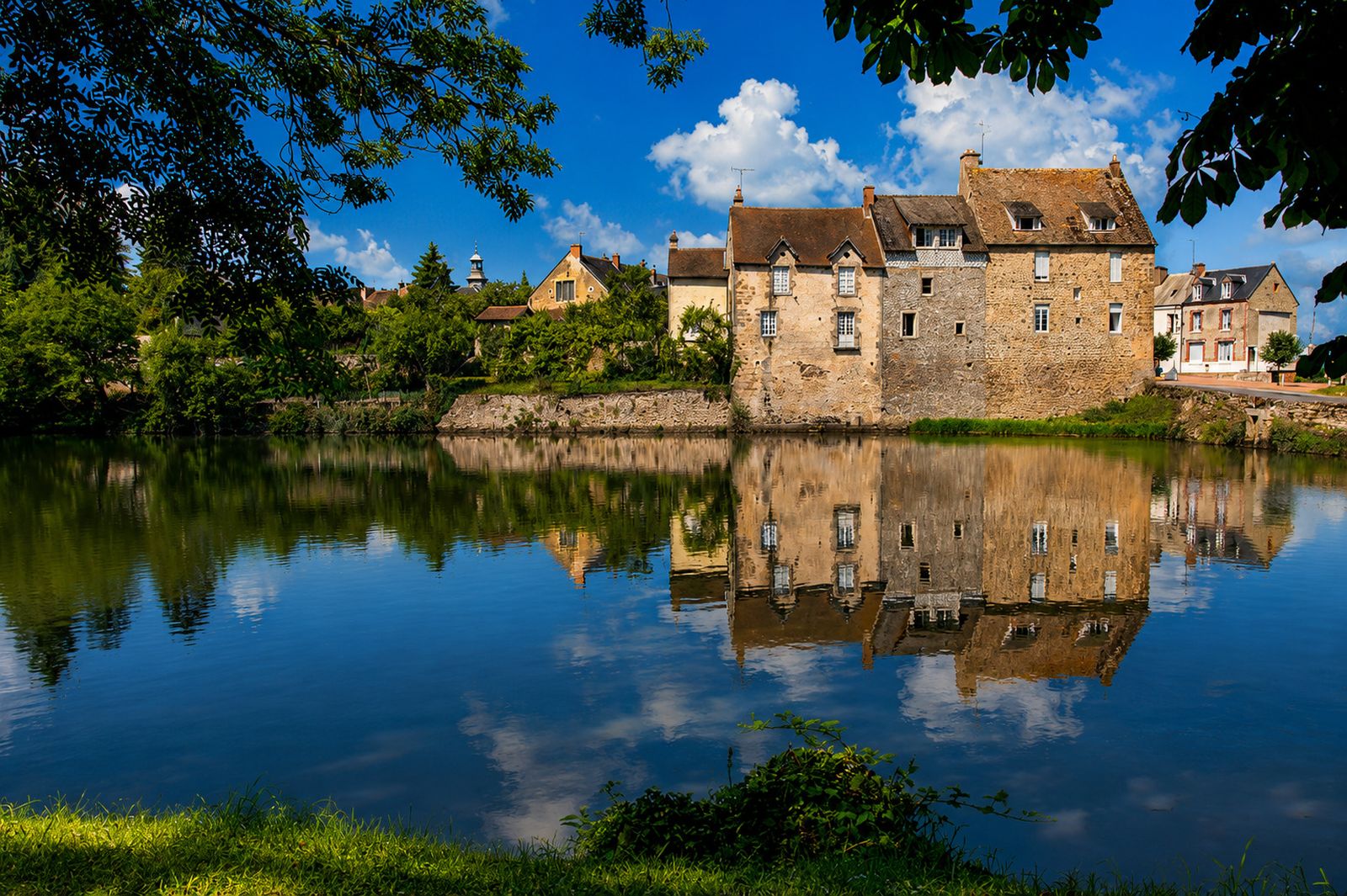 Centre de Châtelus-Malvaleix – diagnostic immobilier en Creuse (23270)